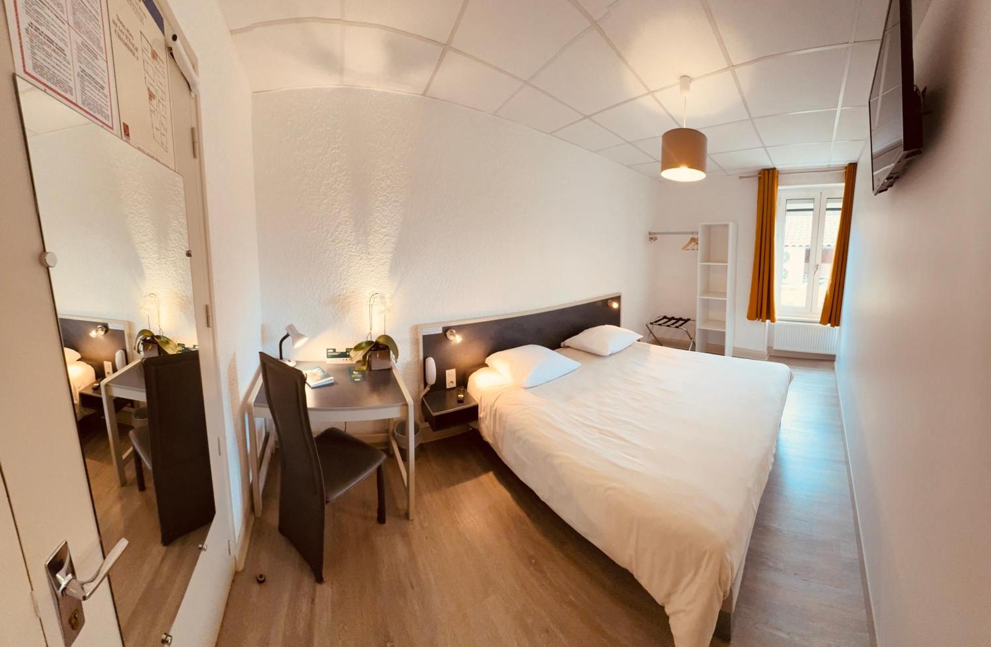 Logis Hotel Restaurant Des Voyageurs Saint-Paulien Exteriör bild